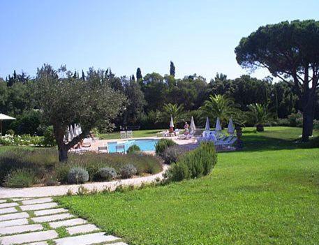 Hotel Villa Les Rosiers Grimaud Luaran gambar