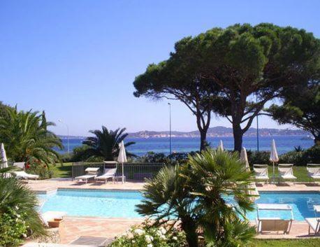 Hotel Villa Les Rosiers Grimaud Luaran gambar
